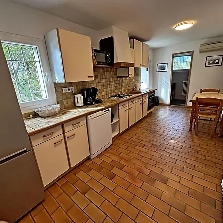 Дом отдыха Maison Accueillante, Les Vans, Vue Sur Montagne, Grand Jardin *